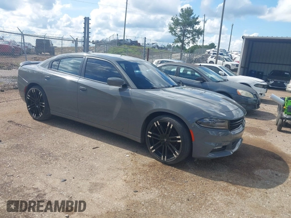 2017 Dodge Charger SXT z VIN 2C3CDXHG4HH523450, wystawiony jako IAAI lot #42385047 z przebiegiem 162 302 mil mil oraz . Historia ofert i sprzedaży dostępna na DreamBid. Obrazek 1.