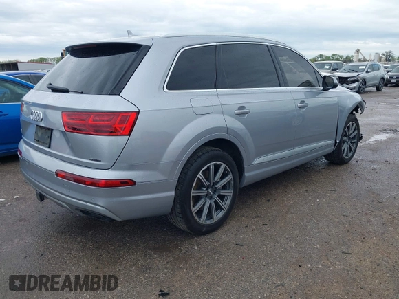 2019 Audi Q7 Premium Plus z VIN WA1LAAF73KD040924, wystawiony jako IAAI lot #41897902 z przebiegiem 131 535 mil mil oraz . Historia ofert i sprzedaży dostępna na DreamBid. Obrazek 4.