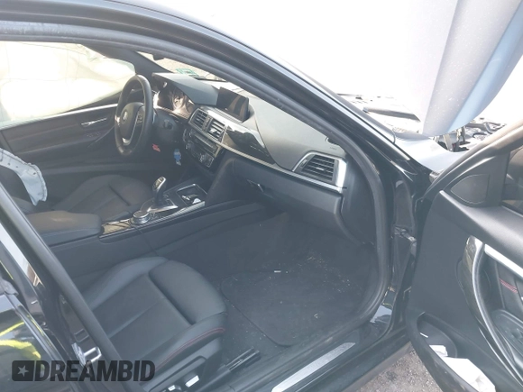 2016 BMW 3 Series 328i xDrive z VIN WBA8E3G50GNU01162, wystawiony jako IAAI lot #41934401 z przebiegiem 106 967 mil mil oraz . Historia ofert i sprzedaży dostępna na DreamBid. Obrazek 5.