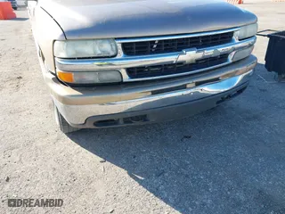 2000 Chevrolet Suburban LS with VIN 3GNEC16T5YG144176, listed as a IAAI auction lot 40986871 with 1 mi miles. Bid and sale history available at carsss.com. Image 12.
