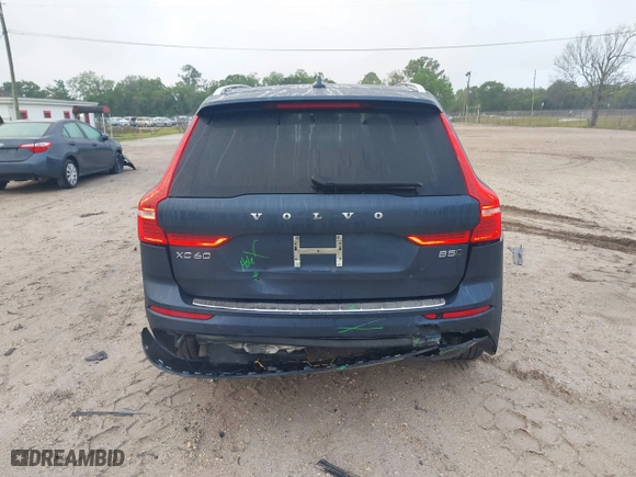2023 Volvo XC60 Plus Bright Theme with VIN YV4L12RN4P1375945, listed as a IAAI auction lot 41945980 with 27,609 mi miles. Bid and sale history available at carsss.com. Image 16.