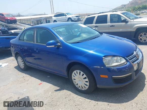 2008 Volkswagen Jetta S z VIN 3VWJZ71K38M015293, wystawiony jako IAAI lot #42438127 z przebiegiem 215 376 mil mil oraz . Historia ofert i sprzedaży dostępna na DreamBid. Obrazek 1.