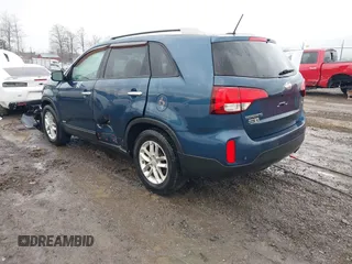 2015 Kia Sorento LX with VIN 5XYKTDA67FG605596, listed as a IAAI auction lot 41501271 with 95,122 mi miles. Bid and sale history available at carsss.com. Image 3.