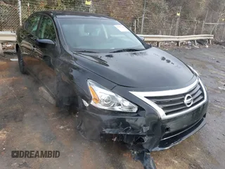 2015 Nissan Altima SV with VIN 1N4AL3AP3FC286044, listed as a IAAI auction lot 41407908 with 172,858 mi miles and . Bid and sale history available at carsss.com. Image 1.