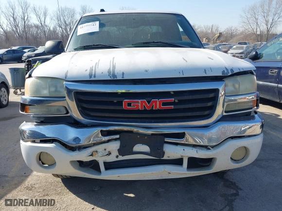 2004 GMC Sierra 1500 SLT with VIN 2GTEK19T741248095, listed as a IAAI auction lot 41777742 with 142,612 mi miles. Bid and sale history available at carsss.com. Image 6.