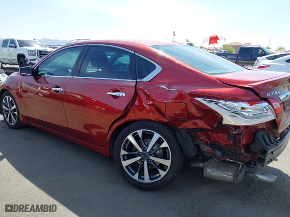 2016 Nissan Altima 2.5 SL with VIN 1N4AL3AP4GC122089, listed as a IAAI auction lot 41965851 with 121,608 mi miles. Bid and sale history available at carsss.com. Image 6.