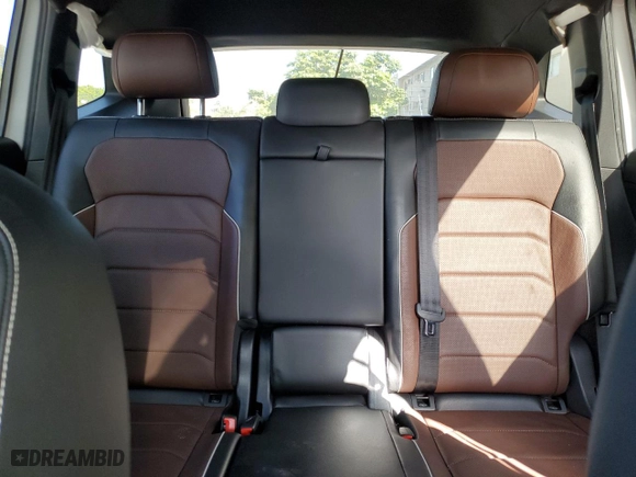 2022 Volkswagen Tiguan SEL R-Line with VIN 3VV4B7AX7NM116561, listed as a Copart auction lot 47264305 with 31,041 mi miles and Non Repairable. Bid and sale history available at carsss.com. Image 10.