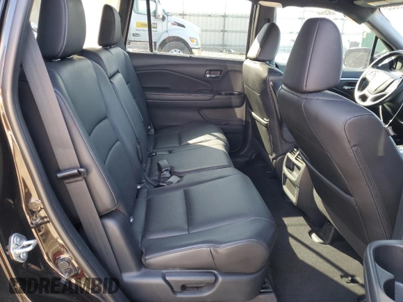 2020 Honda Passport EX-L z VIN 5FNYF8H57LB012250, wystawiony jako Copart lot #48579635 z przebiegiem 78 936 mil mil oraz Szkoda całkowita • Salvage title. Historia ofert i sprzedaży dostępna na DreamBid. Obrazek 10.