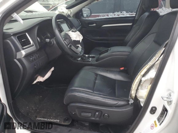 2018 Toyota Highlander SE z VIN 5TDJZRFHXJS857422, wystawiony jako Copart lot #84721464 z przebiegiem Nie podano mil oraz Nie do naprawy • Non repairable. Historia ofert i sprzedaży dostępna na DreamBid. Obrazek 7.