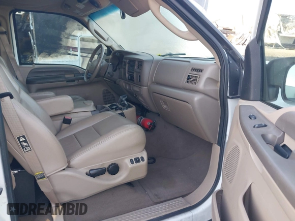 2003 Ford Excursion XLT z VIN 1FMNU40F03EA06549, wystawiony jako IAAI lot #42231165 z przebiegiem 176 564 mil mil oraz . Historia ofert i sprzedaży dostępna na DreamBid. Obrazek 5.