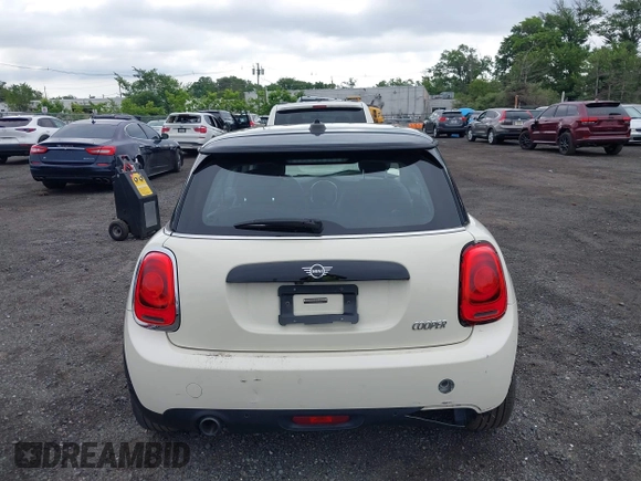 2019 MINI Hardtop Cooper with VIN WMWXP5C58K2H29952, listed as a IAAI auction lot 42745899 with Not provided miles and . Bid and sale history available at DreamBid. Image 15.