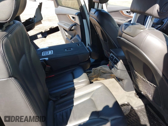 2018 Audi Q7 Premium Plus with VIN WA1LHAF71JD003915, listed as a IAAI auction lot 41837673 with 83,133 mi miles. Bid and sale history available at carsss.com. Image 8.