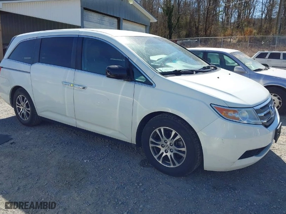2011 Honda Odyssey EX with VIN 5FNRL5H46BB024892, listed as a IAAI auction lot 41752663 with 137,681 mi miles. Bid and sale history available at carsss.com. Image 1.