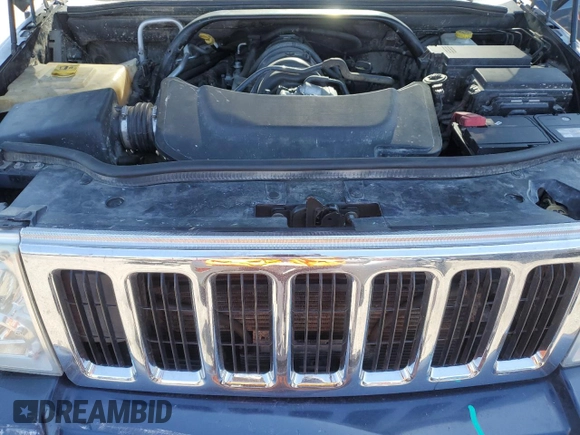 2008 Jeep Commander Limited z VIN 1J8HG58298C243410, wystawiony jako Copart lot #53682205 z przebiegiem 181 388 mil mil oraz Szkoda całkowita • Salvage title. Historia ofert i sprzedaży dostępna na DreamBid. Obrazek 12.