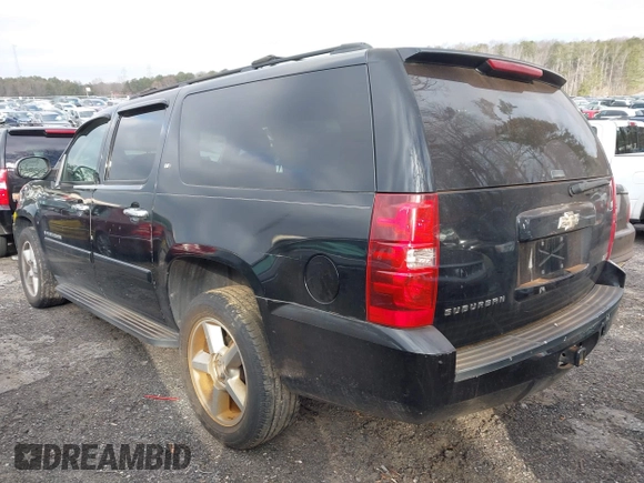 2008 Chevrolet Suburban 3LT z VIN 3GNFC16078G236433, wystawiony jako IAAI lot #41638246 z przebiegiem 200 244 mil mil oraz . Historia ofert i sprzedaży dostępna na DreamBid. Obrazek 3.