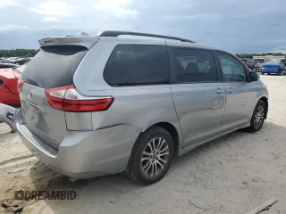 2018 Toyota Sienna XLE Auto Access Seat with VIN 5TDYZ3DC4JS903412, listed as a Copart auction lot 62653285 with 111,939 mi miles and Salvage title. Bid and sale history available at DreamBid. Image 3.