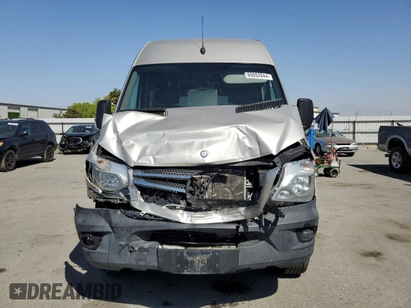 2016 Mercedes-Benz Sprinter with VIN WD4PE7DD0GP183493, listed as a Copart auction lot 69262844 with 1,000 mi miles and Salvage Title. Bid and sale history available at DreamBid. Image 5.