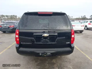 2008 Chevrolet Suburban LTZ with VIN 1GNFC16048J195872, listed as a IAAI auction lot 41389825 with 207,421 mi miles. Bid and sale history available at carsss.com. Image 17.