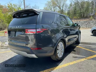 2018 Land Rover Discovery HSE Luxury with VIN SALRT2RV8JA050660, listed as a Copart auction lot 55436665 with 161,648 mi miles and Clean Title. Bid and sale history available at carsss.com. Image 3.