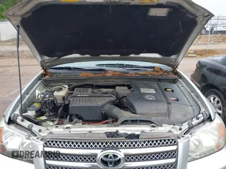 2007 Toyota Highlander Hybrid with VIN JTEGW21A270020336, listed as a IAAI auction lot 42101720 with 206,279 mi miles. Bid and sale history available at carsss.com. Image 10.