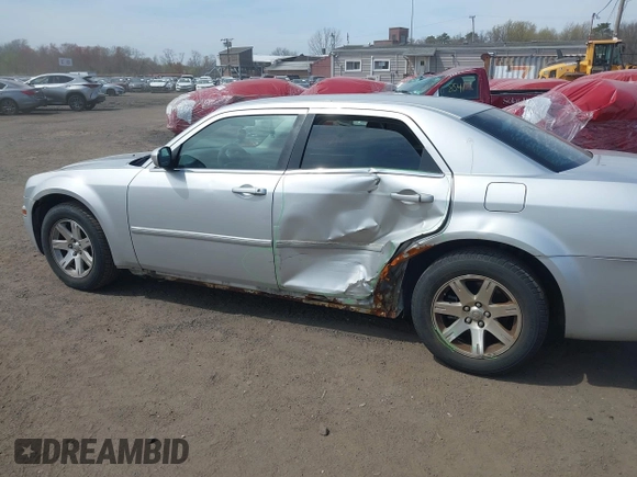 2007 Chrysler 300 Touring with VIN 2C3KA53G17H798756, listed as a IAAI auction lot 42065978 with 204,388 mi miles and . Bid and sale history available at carsss.com. Image 6.