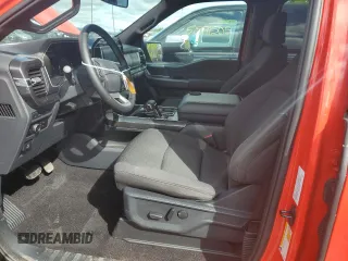 2023 Ford F-150 XL z VIN 1FTEW1EP2PKD37574, wystawiony jako Copart lot #55490505 z przebiegiem 11 162 mil mil oraz Czysty tytuł • Clean title. Historia ofert i sprzedaży dostępna na DreamBid. Obrazek 7.