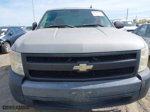 2008 Chevrolet Silverado 1500 Work Truck with VIN 1GCEC19C88Z279995, listed as a IAAI auction lot 41732316 with 250,162 mi miles. Bid and sale history available at carsss.com. Image 6.