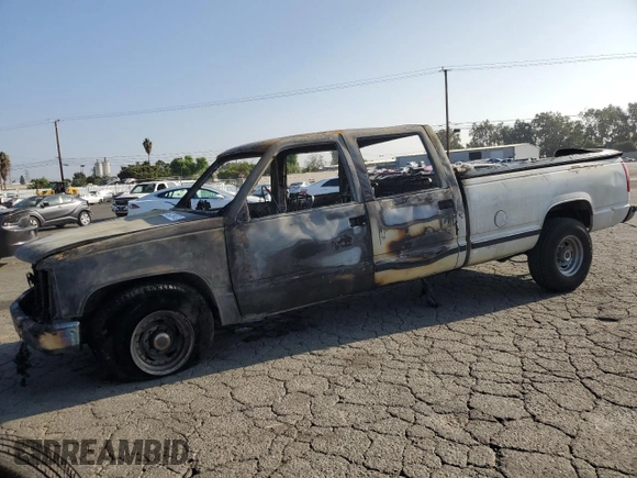 1998 Chevrolet Silverado 3500 z VIN 1GCGC33J6WF071284, wystawiony jako Copart lot #68229473 z przebiegiem Nie podano mil oraz Nie do naprawy • Non repairable. Historia ofert i sprzedaży dostępna na DreamBid. Obrazek 1.