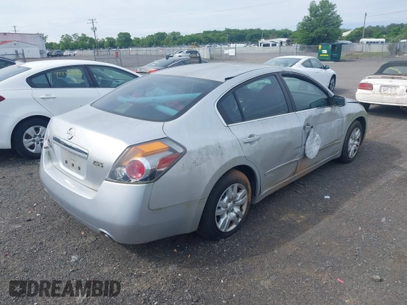 2009 Nissan Altima S z VIN 1N4AL21E59N478888, wystawiony jako IAAI lot #42250588 z przebiegiem 133 912 mil mil oraz . Historia ofert i sprzedaży dostępna na DreamBid. Obrazek 4.
