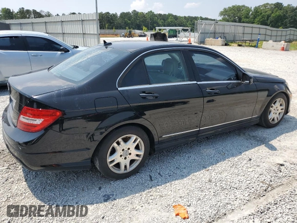 2013 Mercedes-Benz C 250 Sport z VIN WDDGF4HB4DR283410, wystawiony jako Copart lot #58934465 z przebiegiem 175 887 mil mil oraz Czysty tytuł • Clean title. Historia ofert i sprzedaży dostępna na DreamBid. Obrazek 3.