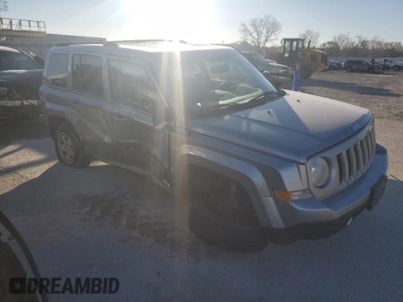 2017 Jeep Patriot 75th Anniversary with VIN 1C4NJRBB0HD122108, listed as a Copart auction lot 83192684 with 171,270 mi miles and Salvage Title. Bid and sale history available at carsss.com. Image 4.
