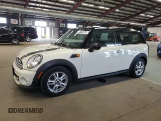 2014 MINI Clubman z VIN WMWZF3C56ET492258, wystawiony jako Copart lot #54588325 z przebiegiem 179 571 mil mil oraz Czysty tytuł • Clean title. Historia ofert i sprzedaży dostępna na DreamBid. Obrazek 1.
