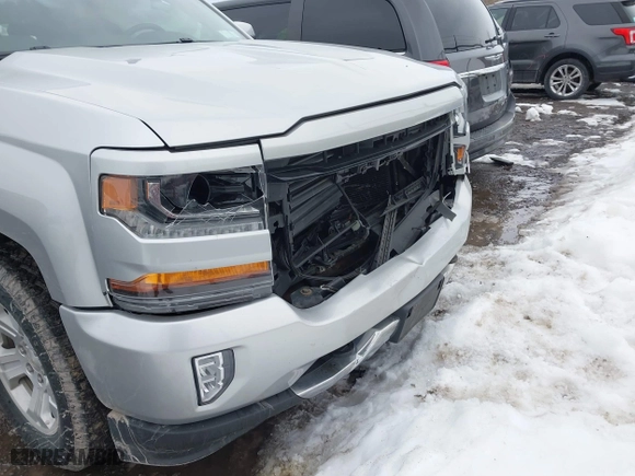 2018 Chevrolet Silverado 1500 LT with VIN 2GCVKREC5J1107722, listed as a IAAI auction lot 41695194 with 82,969 mi miles. Bid and sale history available at carsss.com. Image 18.