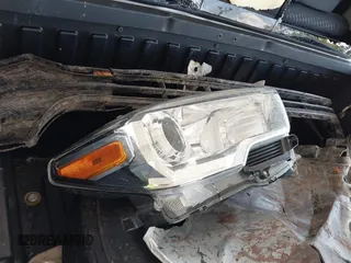 2022 Toyota Tacoma SR5 with VIN 3TMAZ5CN2NM163171, listed as a IAAI auction lot 42492852 with Not provided miles and . Bid and sale history available at DreamBid. Image 6.