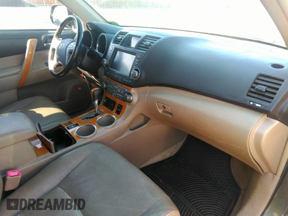 2008 Toyota Highlander Limited z VIN JTEEW44A382021418, wystawiony jako IAAI lot #41939960 z przebiegiem 408 806 mil mil oraz . Historia ofert i sprzedaży dostępna na DreamBid. Obrazek 5.