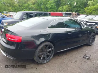2010 Audi S5 Premium Plus z VIN WAUCVAFR9AA062970, wystawiony jako IAAI lot #42226065 z przebiegiem 128 747 mil mil oraz . Historia ofert i sprzedaży dostępna na DreamBid. Obrazek 13.