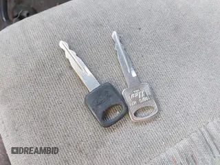1999 Ford F-250 XL с VIN 1FTNX21F7XEB30659, выставлен на аукционе IAAI как лот 41776258 с пробегом 278 702 миль миль и . История ставок и продаж доступна на DreamBid. Изображение 11.