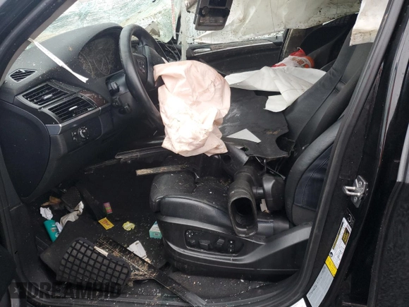 2010 BMW X5 z VIN 5UXFE8C54AL311608, wystawiony jako Copart lot #49004095 z przebiegiem Nie podano mil oraz Szkoda całkowita • Salvage title. Historia ofert i sprzedaży dostępna na DreamBid. Obrazek 7.