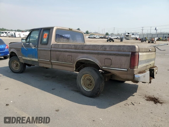 1992 Ford F-250 with VIN 1FTHX26M1NKB22897, listed as a Copart auction lot 87669905 with 0 mi miles and Clean Title. Bid and sale history available at carsss.com. Image 2.