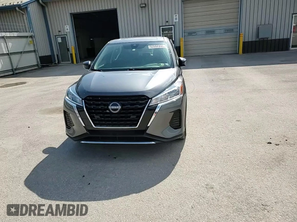 2022 Nissan Kicks S z VIN 3N1CP5BVXNL493178, wystawiony jako Copart lot #55552355 z przebiegiem 21 576 mil mil oraz Szkoda całkowita • Salvage title. Historia ofert i sprzedaży dostępna na DreamBid. Obrazek 13.