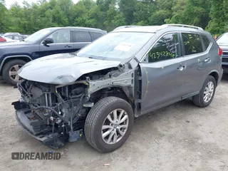 2017 Nissan Rogue S z VIN KNMAT2MVXHP609693, wystawiony jako IAAI lot #42342848 z przebiegiem 107 400 mil mil oraz . Historia ofert i sprzedaży dostępna na DreamBid. Obrazek 17.
