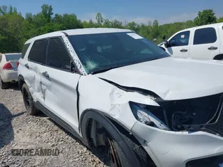 2021 Ford Police Interceptor Utility z VIN 1FM5K8AB1MGB54109, wystawiony jako IAAI lot #41694271 z przebiegiem 90 073 mil mil oraz . Historia ofert i sprzedaży dostępna na DreamBid. Obrazek 13.