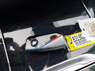 2024 BMW X5 xDrive40i z VIN 5UX23EU06R9S09659, wystawiony jako IAAI lot #41444238 z przebiegiem 26 923 mil mil oraz . Historia ofert i sprzedaży dostępna na DreamBid. Obrazek 11.