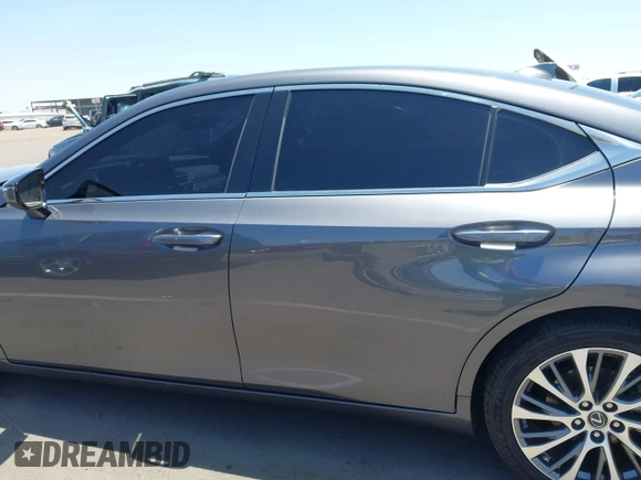 2020 Lexus ES 350 with VIN 58ADZ1B19LU056460, listed as a IAAI auction lot 42530160 with 26,116 mi miles and . Bid and sale history available at DreamBid. Image 15.