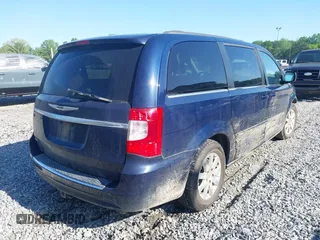 2015 Chrysler Town & Country Touring with VIN 2C4RC1BG0FR654588, listed as a IAAI auction lot 42001538 with 175,403 mi miles. Bid and sale history available at carsss.com. Image 4.