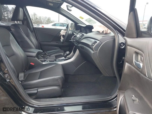 2016 Honda Accord Sedan Sport with VIN 1HGCR2F52GA070879, listed as a IAAI auction lot 41538233 with 195,153 mi miles. Bid and sale history available at carsss.com. Image 5.