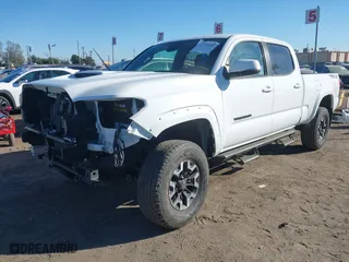 2019 Toyota Tacoma 4WD SR5 with VIN 3TMDZ5BN2KM074159, listed as a IAAI auction lot 41295303 with 41,293 mi miles. Bid and sale history available at carsss.com. Image 18.