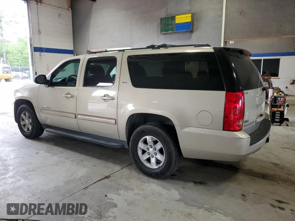 2011 GMC Yukon XL SLT with VIN 1GKS1KE01BR258475, listed as a Copart auction lot 55305385 with 201,517 mi miles and Clean Title. Bid and sale history available at carsss.com. Image 2.