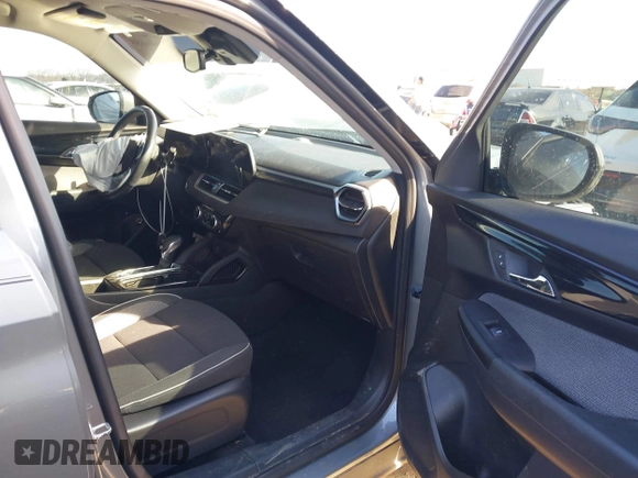 2024 Chevrolet TrailBlazer LT with VIN KL79MPSL9RB117067, listed as a IAAI auction lot 41646655 with 37,713 mi miles and . Bid and sale history available at DreamBid. Image 5.