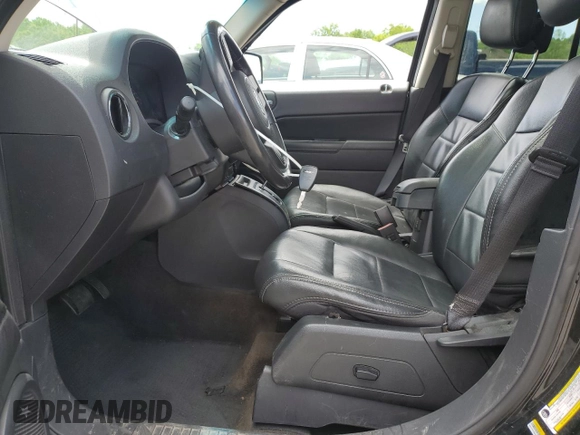 2014 Jeep Patriot Latitude z VIN 1C4NJPFA8ED679463, wystawiony jako Copart lot #57115775 z przebiegiem 183 218 mil mil oraz Szkoda całkowita • Salvage title. Historia ofert i sprzedaży dostępna na DreamBid. Obrazek 7.
